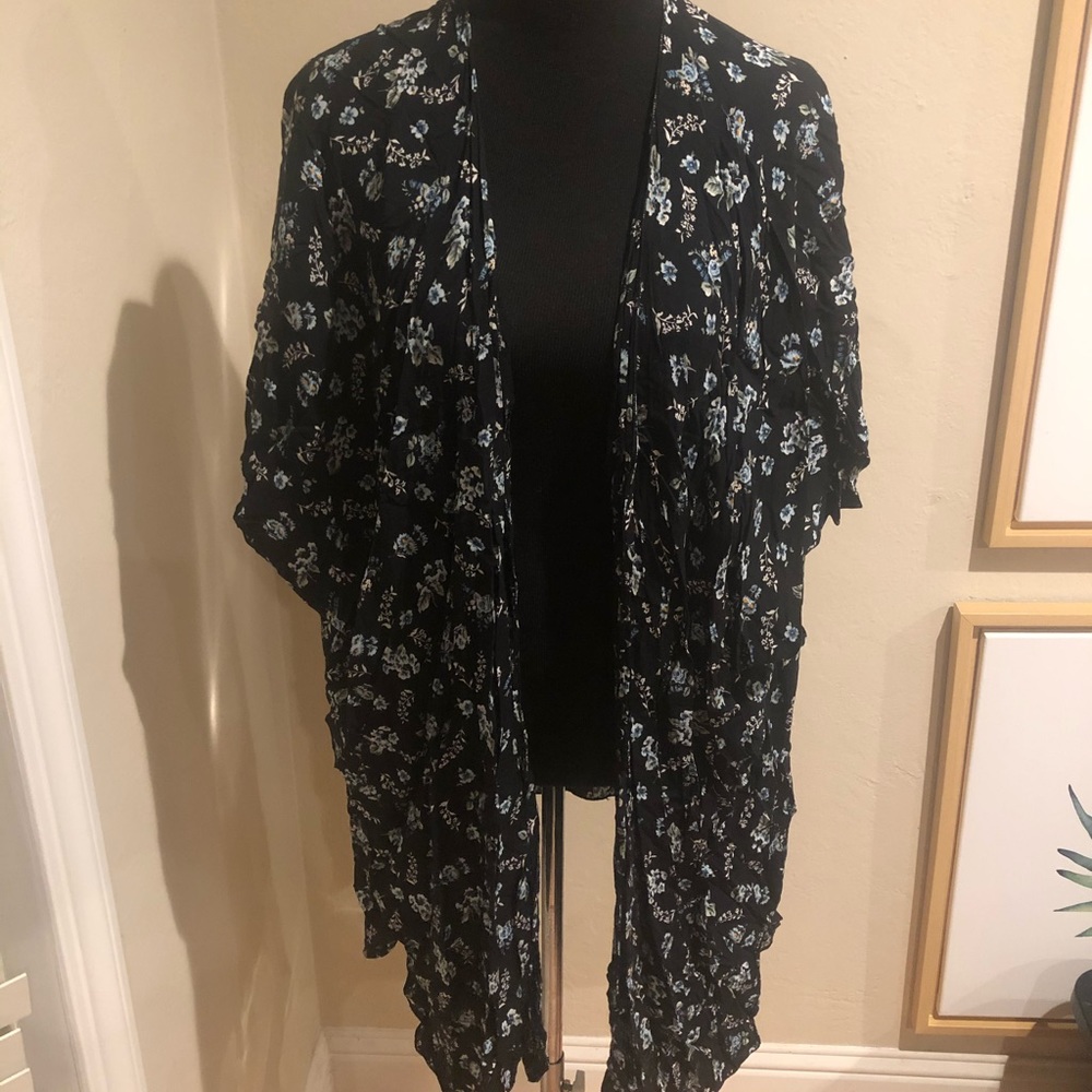 Brandy Melville Blue Floral Alexis Kimono